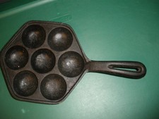Vtg Cast Iron Aebleskiver Pan Danish Cake Egg Poacher 7 Hole Bottom Says #5