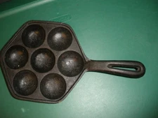 Vtg Cast Iron Aebleskiver Pan Danish Cake Egg Poacher 7 Hole Bottom Says #5