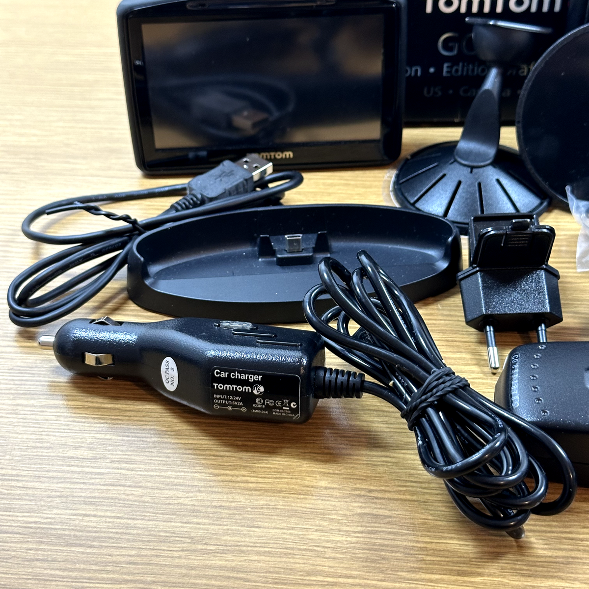TomTom Go 930 Traffic Europe USA & Canada with Map Share Boxed