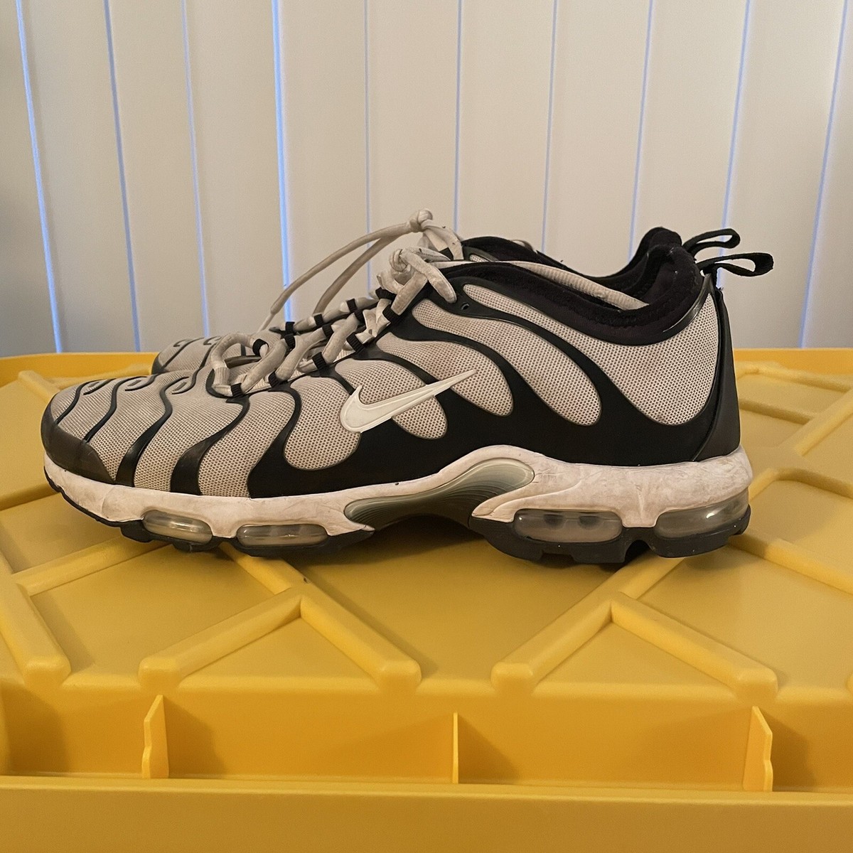 nike air max plus tn ultra white black