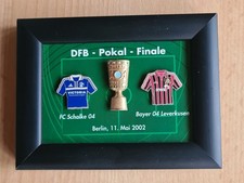 Pinrahmen DFB POKALFINALE 2002 SCHALKE 04 Bayer Leverkusen S04 Fussball Fan Pin