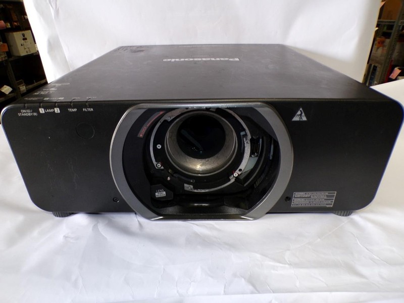 Panasonic PT-DZ10KU WUXGA Large Venue 3-DLP Projector Runtime: 7538h (V5199)