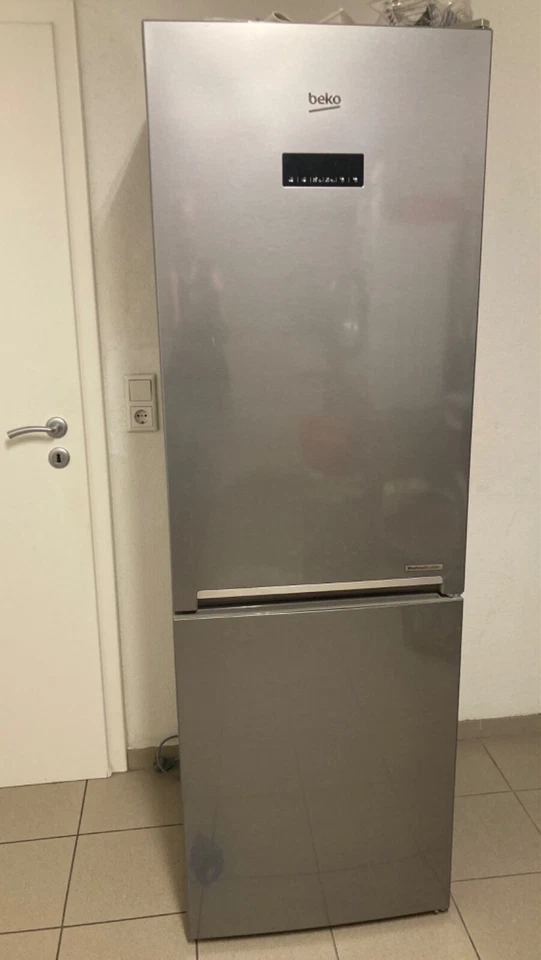 Nagelneue KÜHL /GEFRIERKOMBINATION BEKO, RCNA366E60XBN 324L - Edelstahl