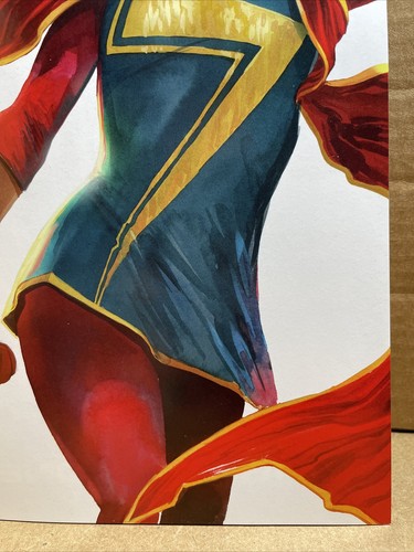 Ms Marvel #31 1st Appearance Of Skunk Girl Stephanie Hans Virgin Variant Cover - Imagen 4 de 13