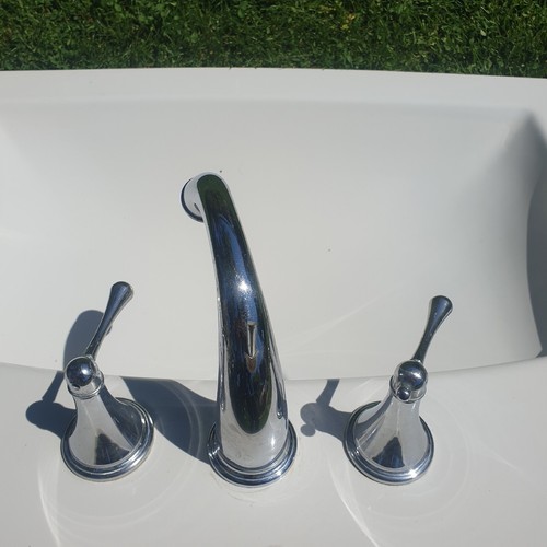 White Vita Large Modern Bathroom Sink 4169 With Chrome Taps - Picture 11 of 24