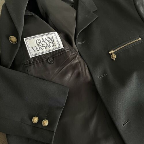 Blazer Gianni Versace lana negra 4 botones con 4 bolsillos con cremallera talla 52 FW 1992/93 - Imagen 2 de 12