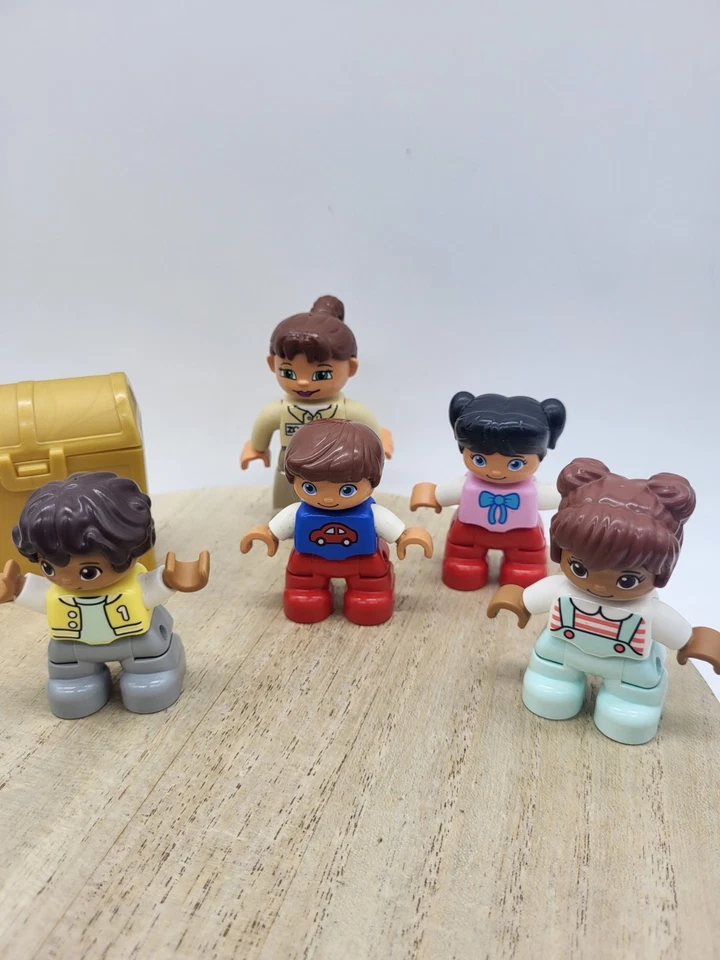 LEGO Duplo Figuras Cofre del Tesoro, Pollos, Niños, Zoo Worker Paquete Foto 3 de 4