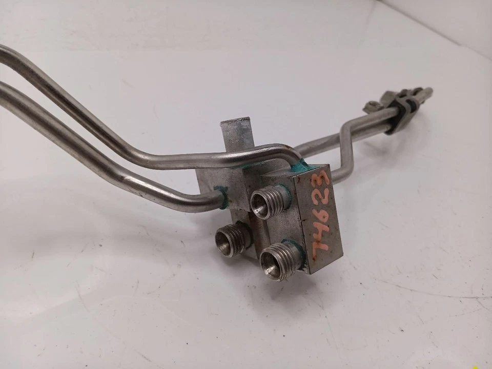 High Pressure Fuel Pump Cross Connect Lines 2009 Audi S5 - Image 2 of 4