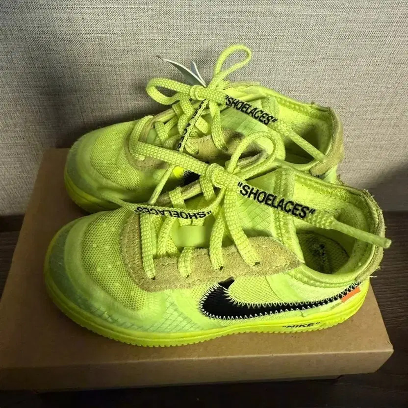 Kids Nike Off-White Collaboration Air Force 1 Fluorescent Sneakers thumbnail 5