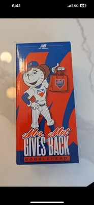 *NEW UNOPENED New York Mets Mrs Met Gives Back Bobblehead SGA 8/13/2025 Giveaway
