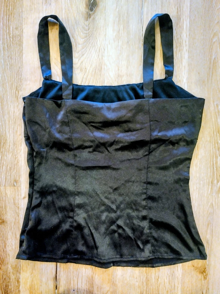 DE COLECCIÓN Y2K I.N. Camiseta sin mangas San Francisco negra satinada bustier talla S 2000 gótica grunge Foto 2 de 4