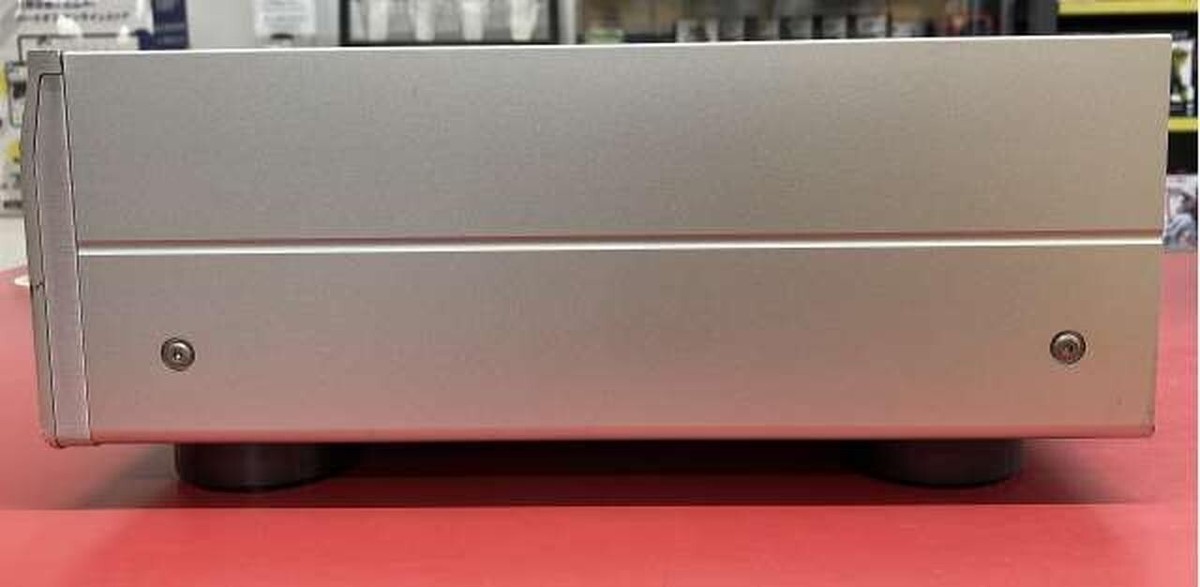 JUNK DENON DCD-1650AE SACD player super audio CD player from JUNK DENON DCD-1650AE SACD player super audio CD player from