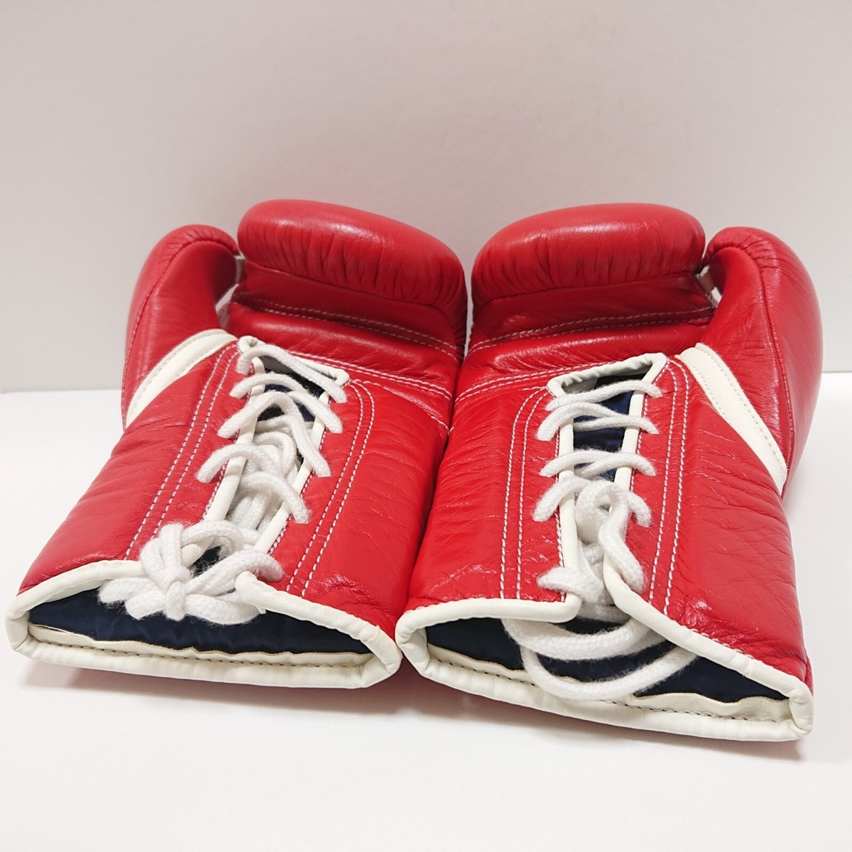 Winning Boxing Gloves 8oz Red MS-200 Lace-up type from Japan Winning Boxing Gloves 8oz Red MS-200 Lace-up type from Japan