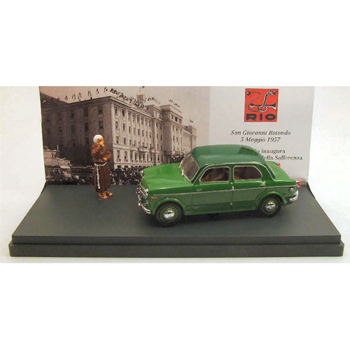 FIAT 110 TV-5 PADRE PIO 1956 WITH FIGURE 1:43 Rio Auto Stradali Die Cast - Foto 1 di 1