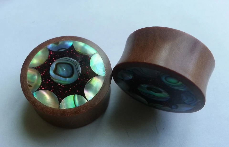 1 par de tampões de ouvido Sun Abalone Shell vermelho metálico glitter resina madeira saba sela - Imagem 3 de 4