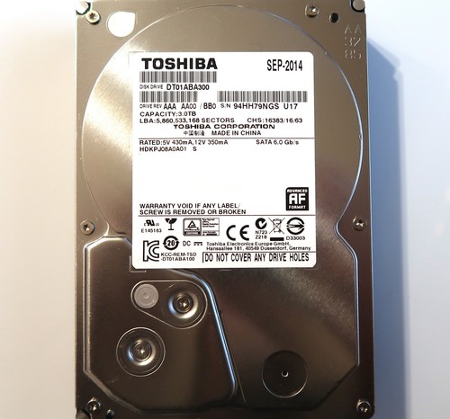 Toshiba DT01ABA300 HDKPJ08A0A01 S AAA AA00/BB0 China 3.5" 3TB Sata SEP-2014 - Picture 2 of 2