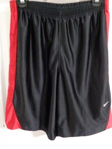 short nike menino