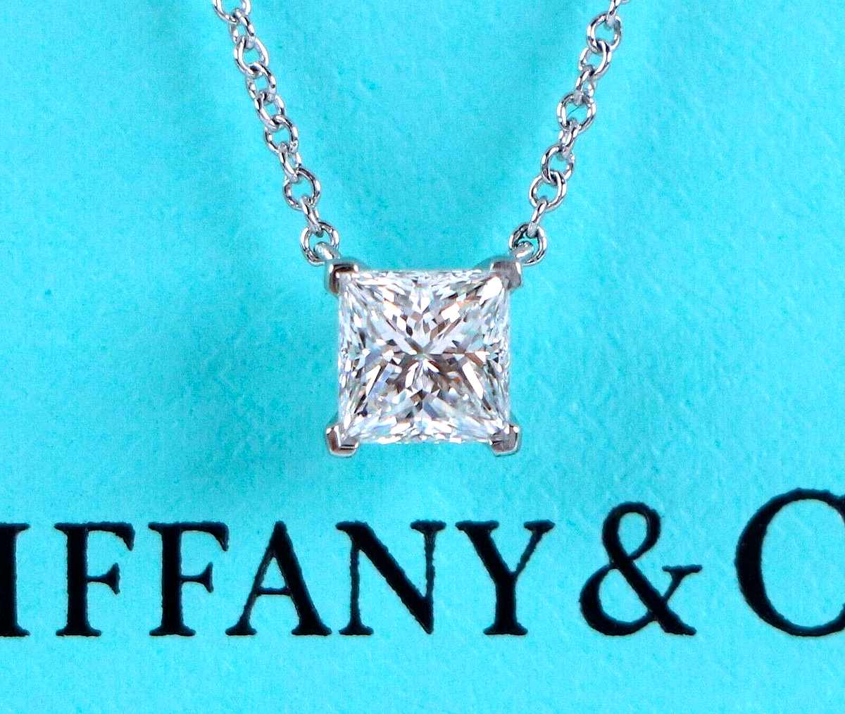 $7,150 Tiffany & Co Platinum 0.69ct Princess Diamond $7,150 Tiffany & Co Platinum 0.69ct Princess Diamond