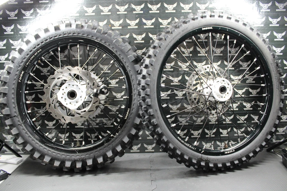 Honda CR250R 2000 2001 Colmillo Impacto Juego de ruedas delanteras traseras Ruedas Bujes Neumáticos ¡Bonito! Foto 4 de 4