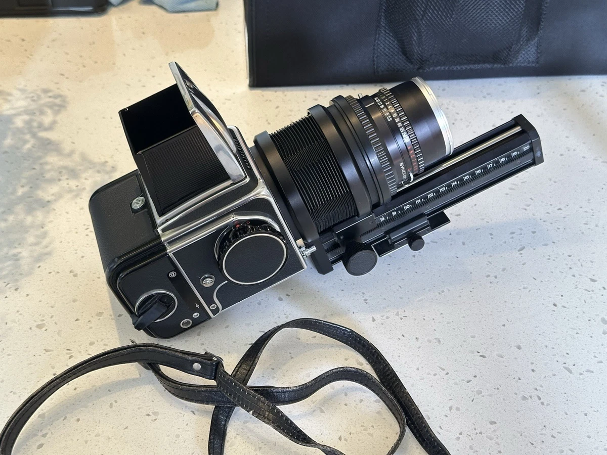 Hasselblad 500 c/m + A12 black + Acute Matte disc 42165 (MINT/LOOKS UN