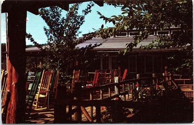 Vintage Unposted Postcard Bonnie Oaks Inn & Bungalows Lake Morey Fairlee Vermont