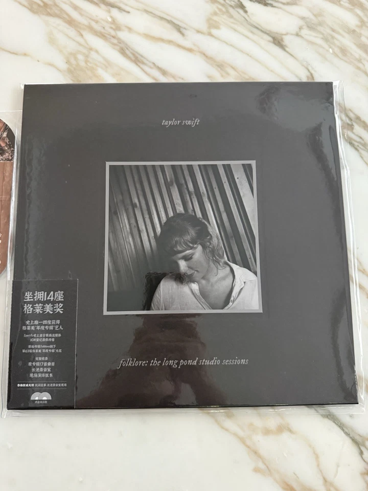 *Numbered* Taylor Swift Folklore: Long Pond Studio Sessions Chinese VER IN STOCK - Image 2 of 4