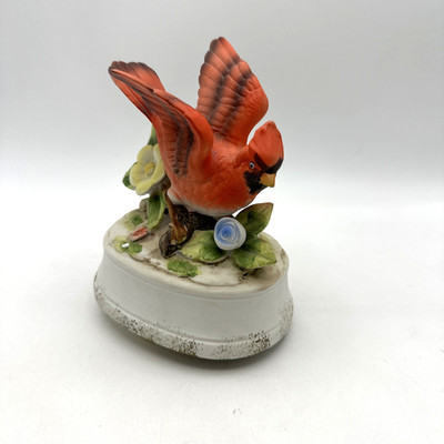 SANKYO Porcelain Cardinal Bird Flowers Musical Figurine LOVE STORY Japan Vintage