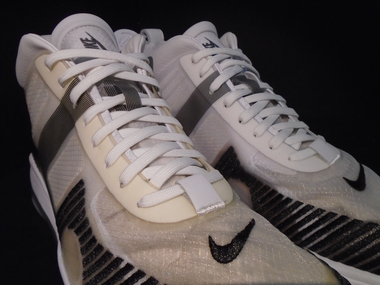 OFF WHITE X NIKE NIKE LEBRON X JE ICON QS JOHN ELLIOT OFF WHITE BLACK WHAT THE AQ0114 100 11