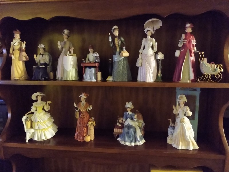 11 Avon 1981 1982 1984 1985 1987-1993 President's Club ALBEE AWARD Figurine Lot
