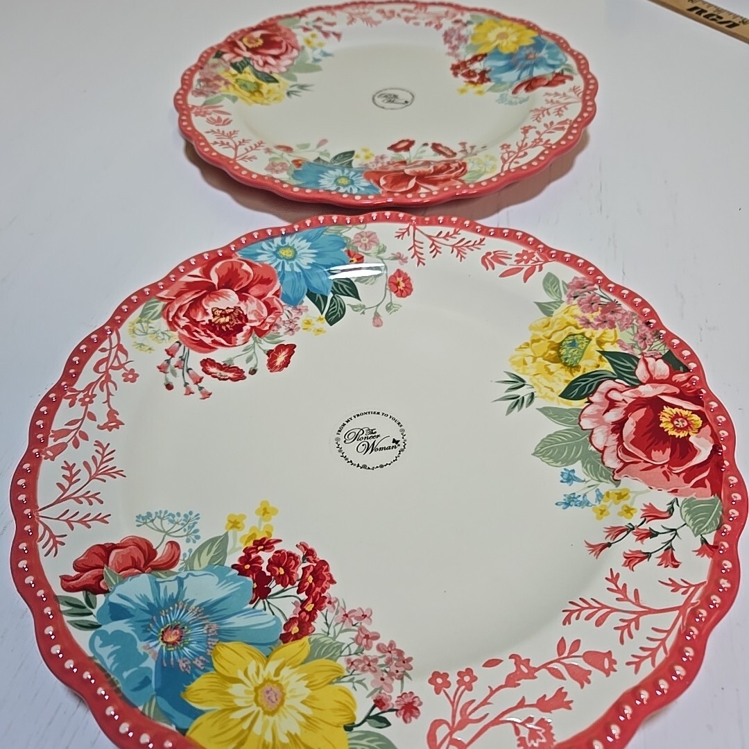 2 Pioneer Woman Fancy Flourish Dinner Plates 10.5-Inch, Floral Design