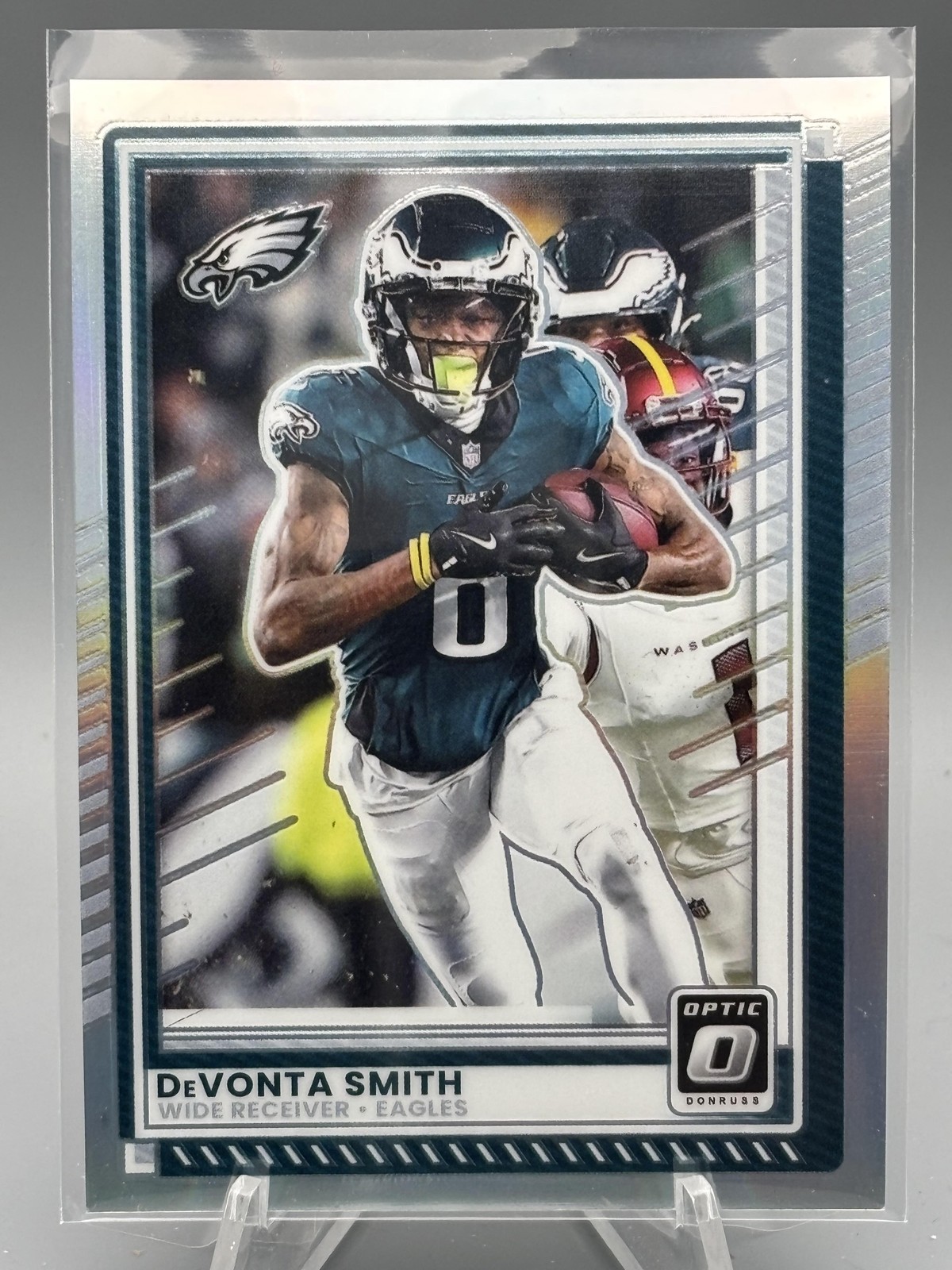 2025 Donruss Optic #28 DeVonta Smith Holo