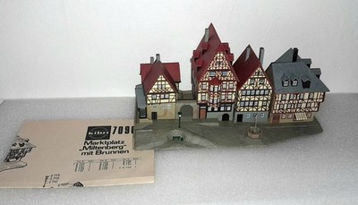 Kibri 7090 N Marktplatz Miltenberg mit Brunnen und Anleitung  Modellbau Zubehör 