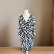 Guess LA White & Black Houndstooth Dress, Ruching In Front Fancy Zipper Size 8