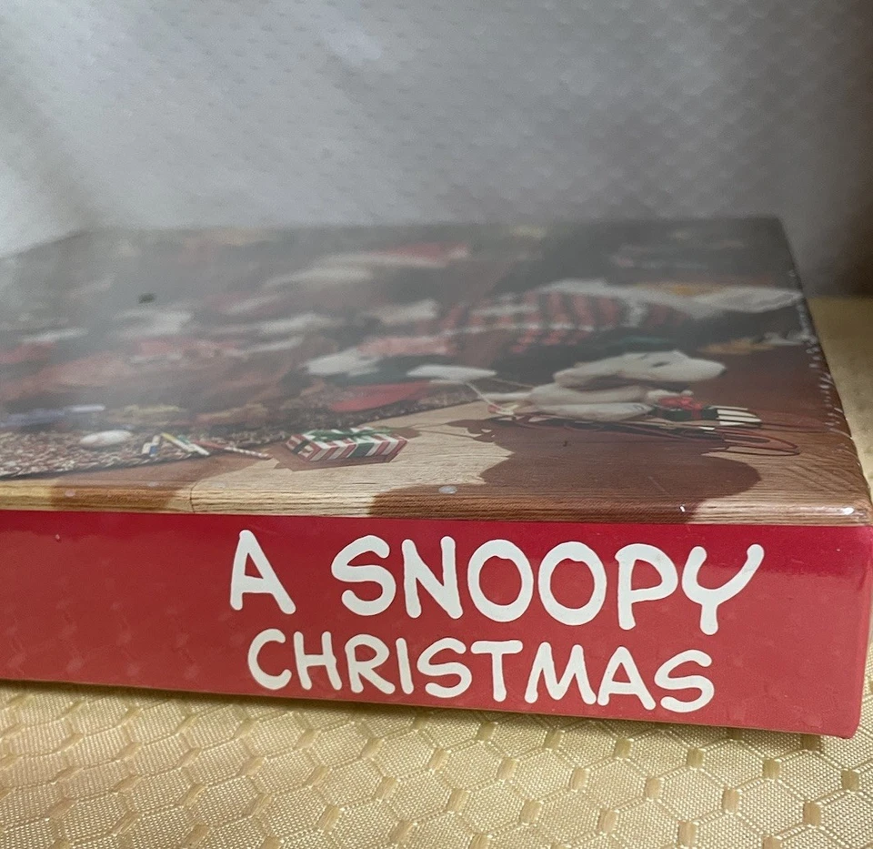 NEW SEALED - A SNOOPY CHRISTMAS Peanuts Springbok Jigsaw Puzzle Vintage Holiday - Image 2 of 4