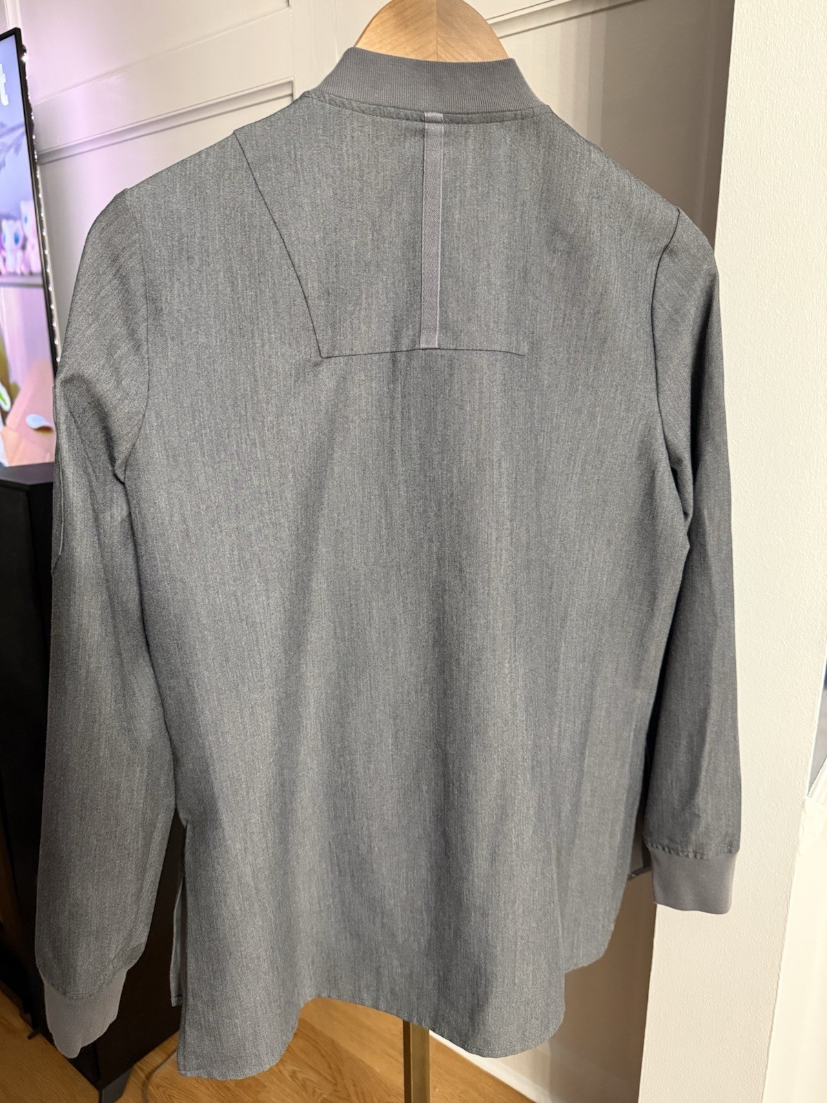 FIGS Technical Collection Gray Scrub Jacket Unise… - image 6