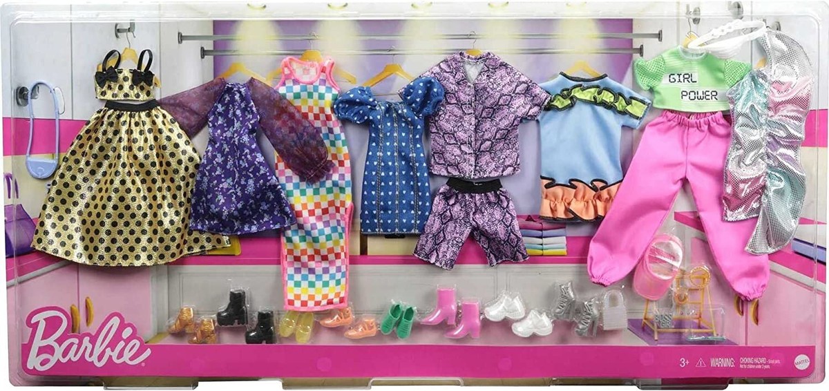 Barbieグッズ新品未使用 Amazon.com: Barbie Doll with 11 Accessories : Toys & Games