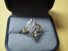 10K Yellow Gold Ladies 7 Diamond Cluster Ring     2.3 grams