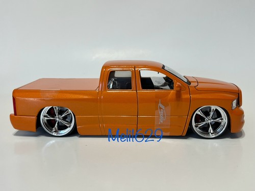 Jada 1/24 Dub City 2003 Dodge Ram (Orange) - Picture 3 of 6