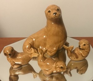 SEAL FAMILY FIGURINES, SET OF 4
