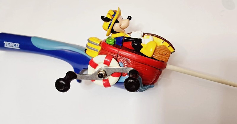 Look! Vintage Disney Mickey Mouse On A Boat Zebco Kids Fishing Rod Reel Works!