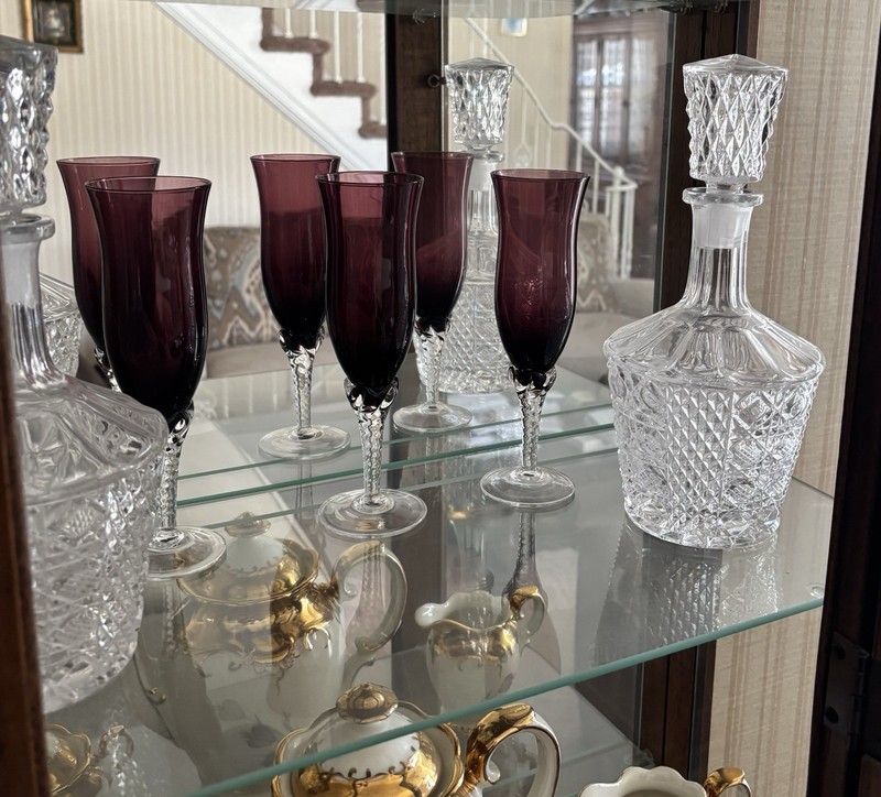 Vintage Lead Crystal 10” Decanters And 3 Glasses Diamond Cut Glass Octagon Shape