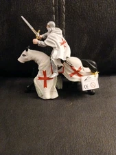 Papo White Mounted Fighting Crusader Knight
