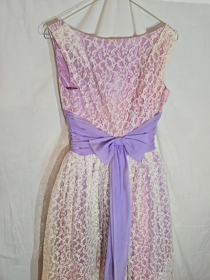Vintage Lace Party Dress, Mid Century Prom, Wedding,  50s Big Bow Cocktail Dress - Image 3 of 4