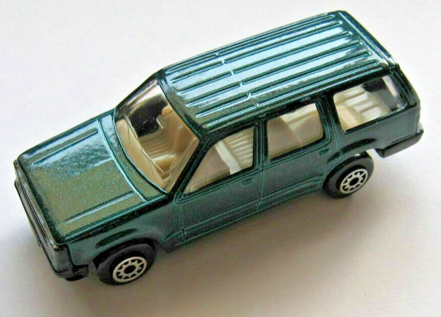 Maisto Ford Explorer 1st Gen Die Cast Metal SUV 1/64 Scale Never