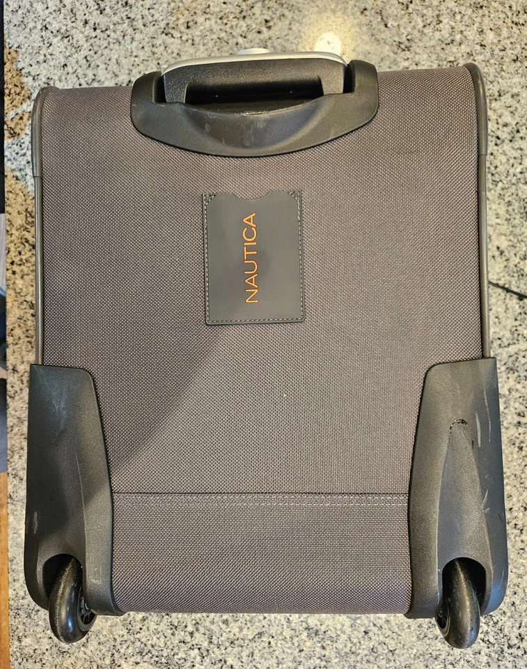 Nautica 过夜旅行行李箱 - 2 轮,伸缩手柄,可扩展 — 第 3/4 张图片