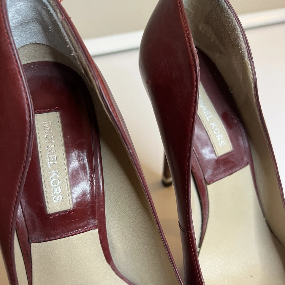 Zapatos de salón clásicos Michael Kors línea principal borgoña punta talla 6,5 tacón de aguja Foto 3 de 4