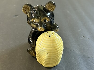 Vintage Ceramic Brown Bear Cub Bee Hive Salt & Pepper Shaker Set Japan