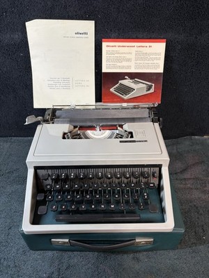 Vintage 1968 Olivetti Underwood Lettera 31 Portable Typewriter Made in Spain