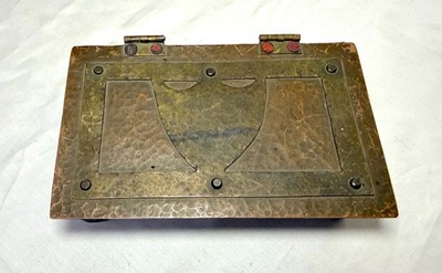 Antique handmade Arts & Crafts hammered thick copper brass footed dresser box