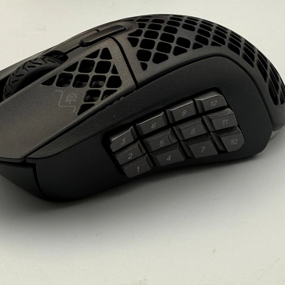 SteelSeries Aerox 9 Wireless - Holey RGB Gaming Mouse - Image 3 of 4